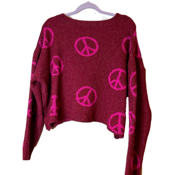 Nobo Peace Print Cropped Lightweight V-Neck Sweater - Picture 3 of 9